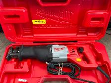 Milwaukee Corded 6519-30 Sawzall in Case