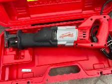 Milwaukee Corded 6519-30 Sawzall in Case - Photo 2