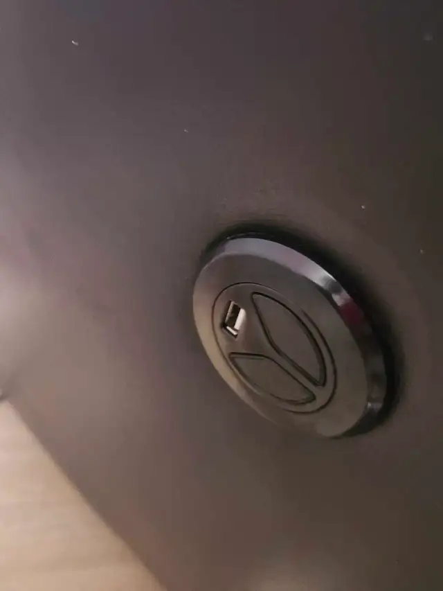 Recliner Chair - Photo 3