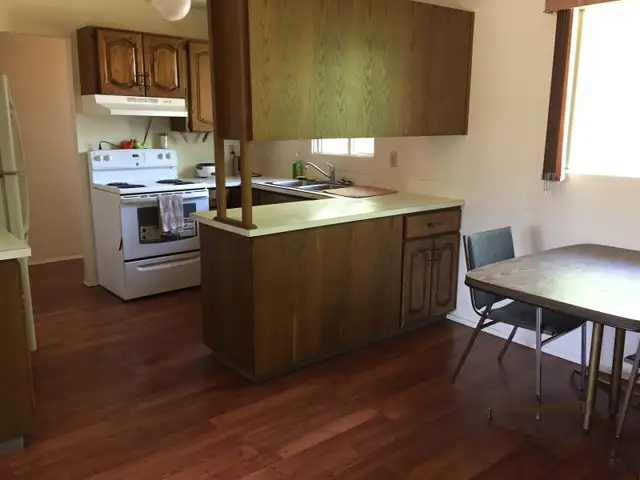 Room for rent close to U of L—-male only - Photo 3