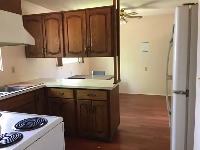 Room for rent close to U of L—-male only - Photo 4