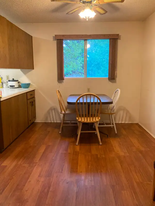 Room for rent close to U of L—-male only - Photo 5