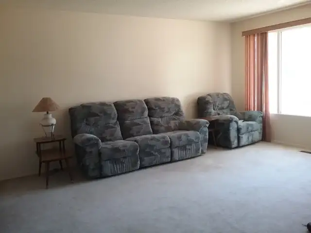 Room for rent close to U of L—-male only - Photo 6