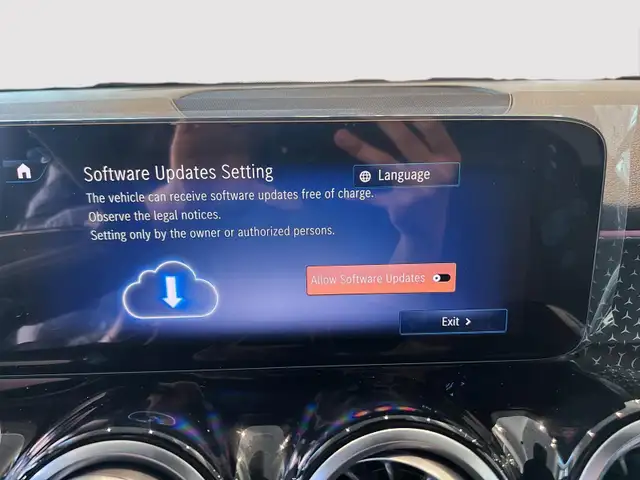 2024 Mercedes-Benz EQB300 4MATIC SUV One owner, no accidents, 3r - Photo 7