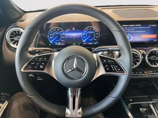 2024 Mercedes-Benz EQB300 4MATIC SUV One owner, no accidents, 3r - Photo 9