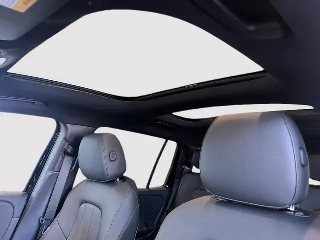 2024 Mercedes-Benz EQB300 4MATIC SUV One owner, no accidents, 3r - Photo 12