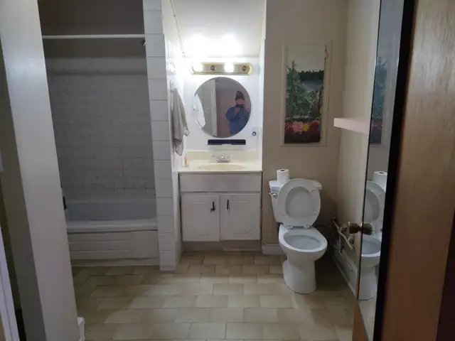 One bedroom apartment 16th / Markham ALL INCLUSIVE - Photo 2