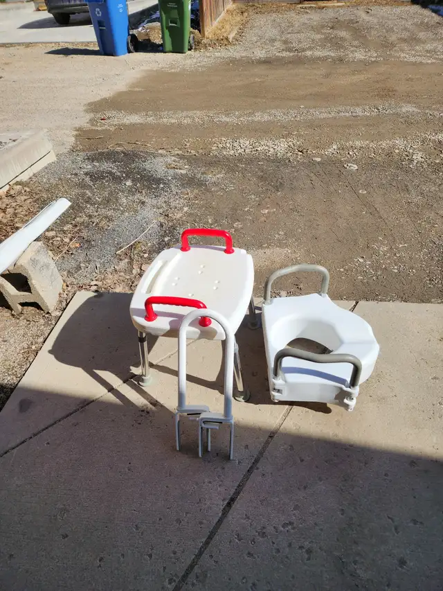 Homecare Products- Raised toilet, Bath Bar   seat, Crutches - Photo 2