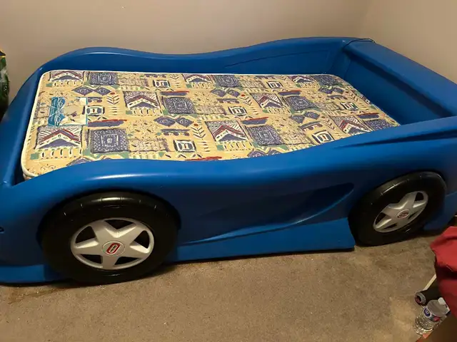 Race car bed - Photo 5