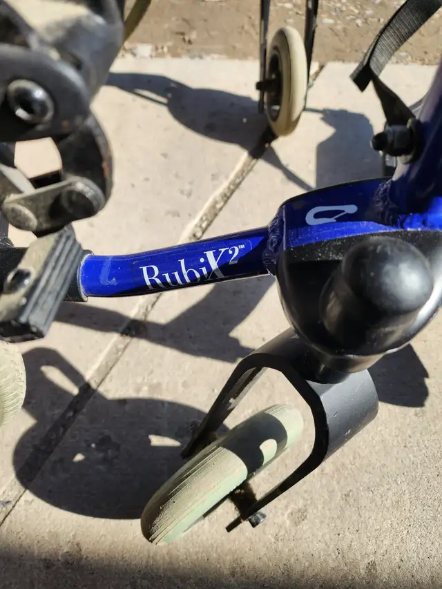 RubiX2 Wheelchair with gel seat (Blue)