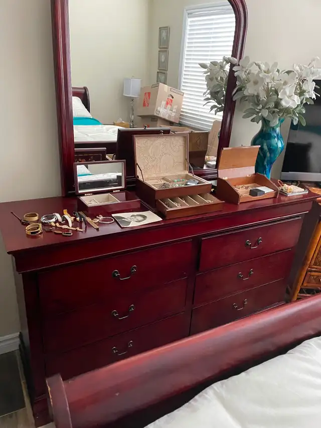 Estate furniture for sale. Located in Val Caron. - Photo 3