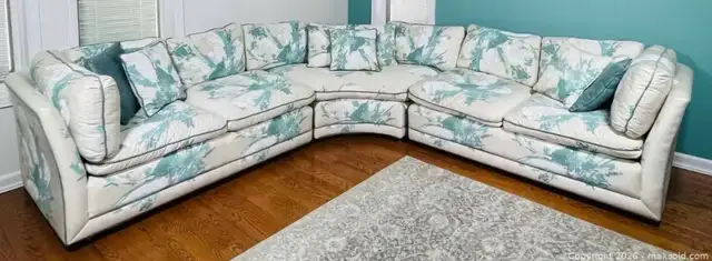 Free- Dante sectional sofa