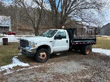 2004 F550 V10 Gas Dump Truck