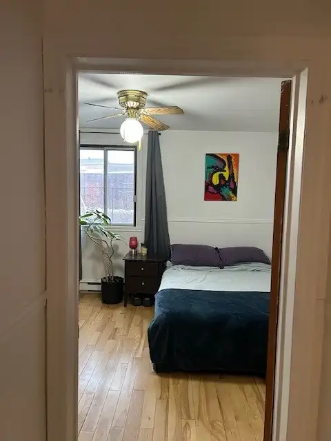 Room for rent in spacious apartment - Chambre a louer - Photo 3