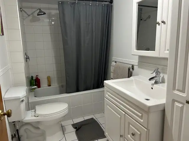 Room for rent in spacious apartment - Chambre a louer - Photo 4