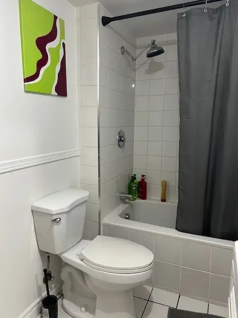 Room for rent in spacious apartment - Chambre a louer - Photo 5