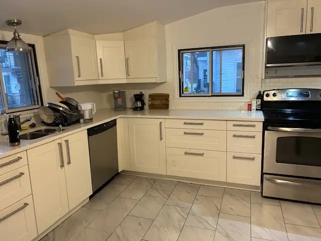 Room for rent in spacious apartment - Chambre a louer - Photo 7