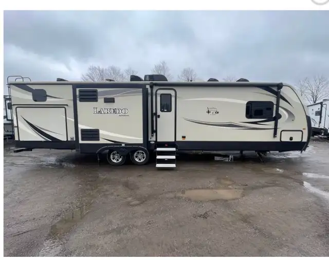 2017 Keystone Laredo 331BH - Stored Inside - Photo 2