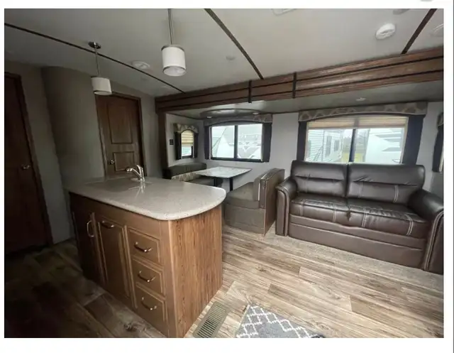 2017 Keystone Laredo 331BH - Stored Inside - Photo 4
