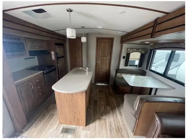 2017 Keystone Laredo 331BH - Stored Inside - Photo 5