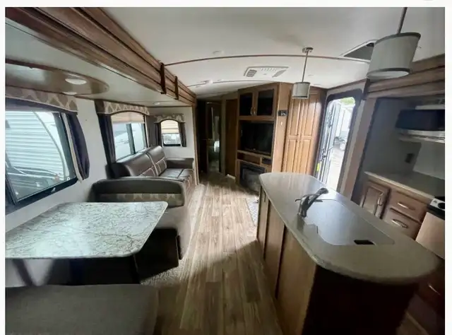 2017 Keystone Laredo 331BH - Stored Inside - Photo 9