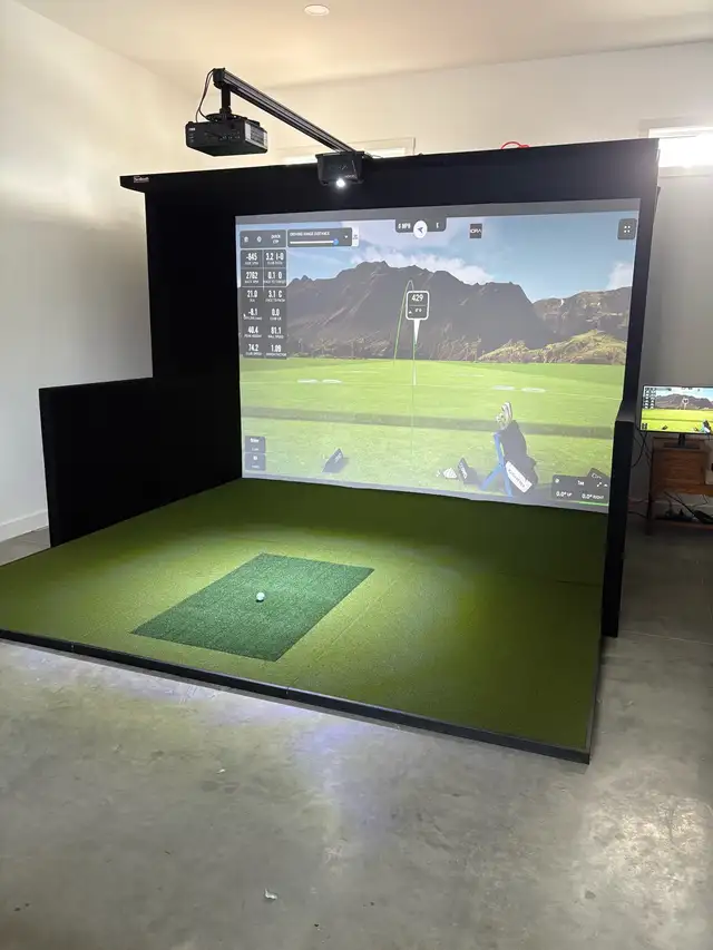 Golf Simulator Bay - Photo 3