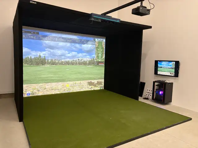 Golf Simulator Bay - Photo 4