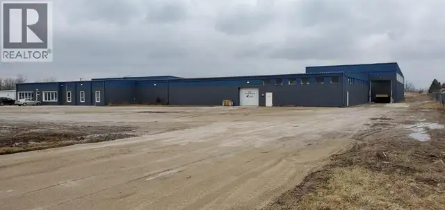 Warehouse For Rent - Photo 3