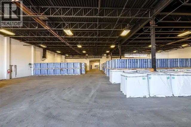 Warehouse For Rent - Photo 4