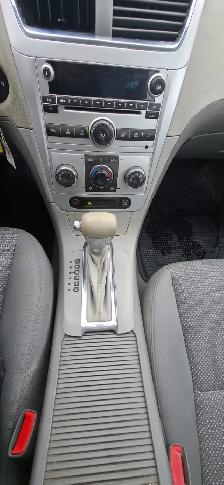 2009 Chevy Malibu - Photo 8