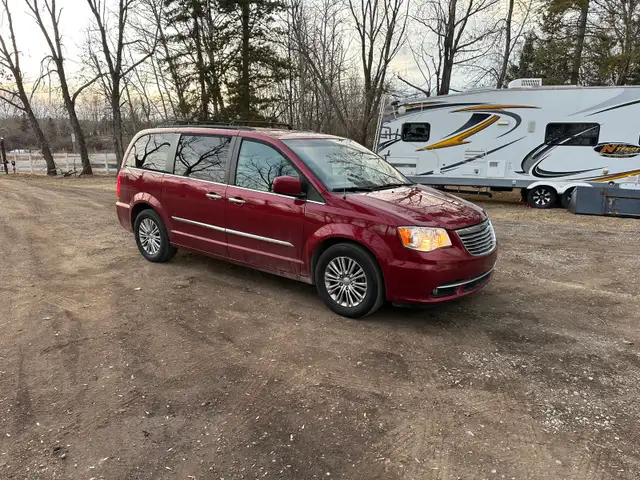 2014 Chrysler Town & Country