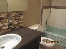 Lower Mission-Top floor of large house - Photo 5