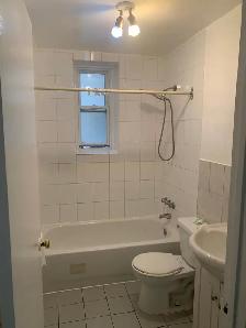 4½ rénové et ensoleillé au centre-ville Montreal métro Guy-Conco - Photo 4