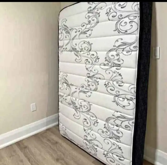QUEEN MATTRESS to upgrade your comfort on Clearance Sale - Photo 3