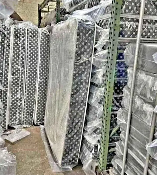 QUEEN MATTRESS Available with fast response Queen Mattress - Photo 3