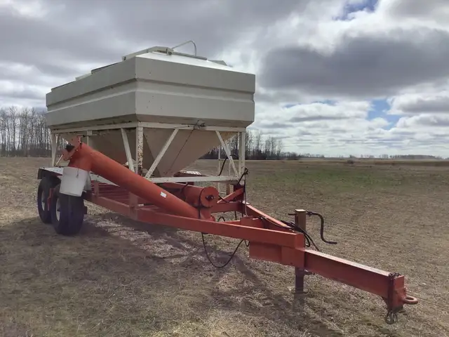FERTILIZER/ SEED TENDER CART - Photo 2