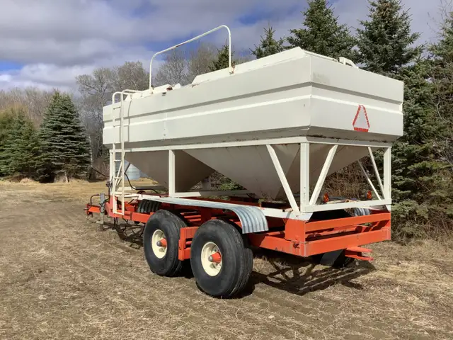 FERTILIZER/ SEED TENDER CART - Photo 3