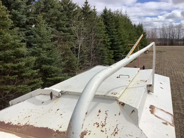 FERTILIZER/ SEED TENDER CART - Photo 4