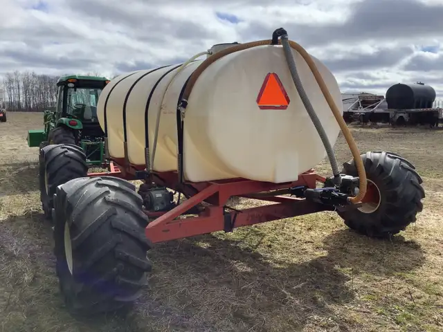 FERTILIZER/ SEED TENDER CART - Photo 9