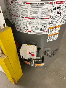 RHEEM 50 gallons hot water tank - Photo 2
