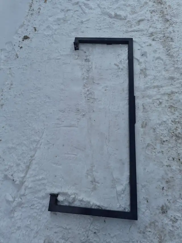 Hollow steel tubing. Built with 2 x 2 inch tubing - Photo 3