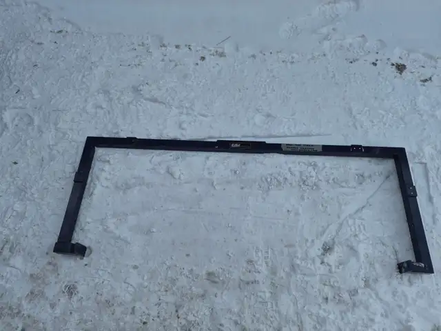 Hollow steel tubing. Built with 2 x 2 inch tubing - Photo 6