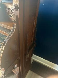 Antique Red-Pump Organ made in Woodstock ON - Photo 6