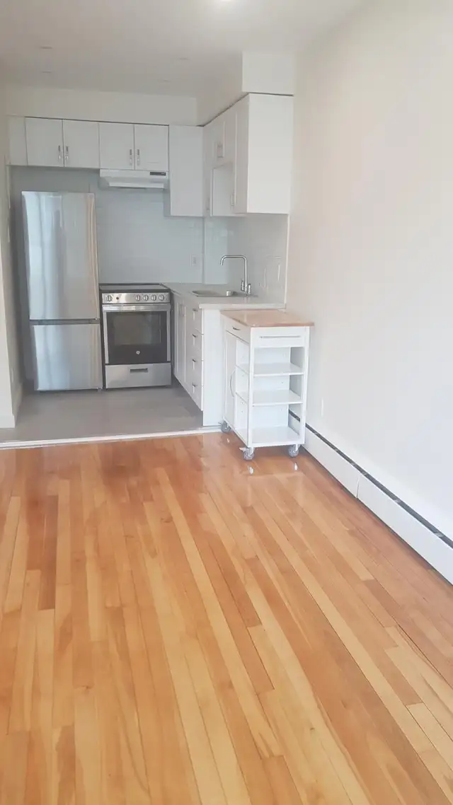 Heated, bright 3 & 1/2 - Photo 2