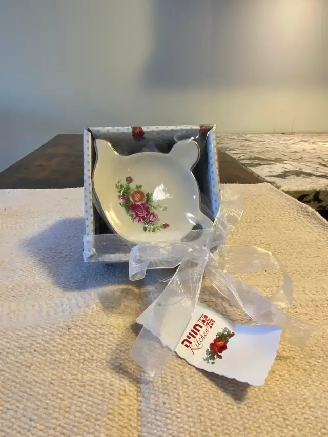 Teapot-Shaped Ceramic Spoon/Tea Bag Rest Dish - Photo 2