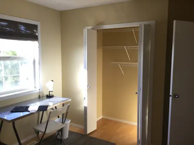 Watching the sunset from a cozy room , 5 mins walk to LRT - Photo 6