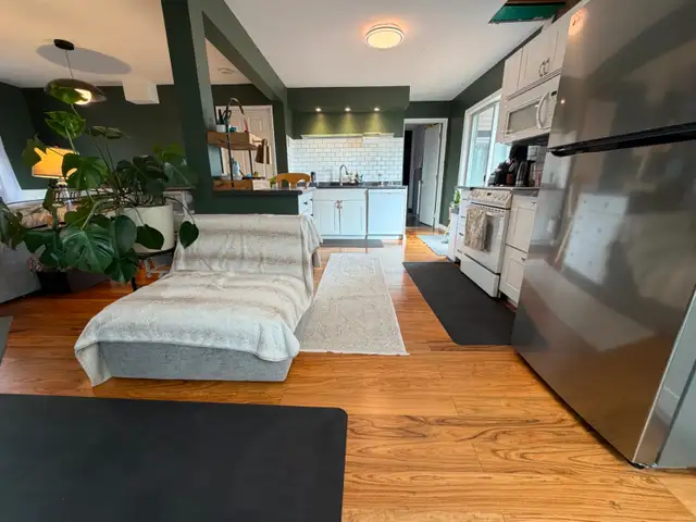Colwood 2 BR Pet-friendly Main Floor Suite for Rent - Photo 2