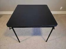 Foldable table