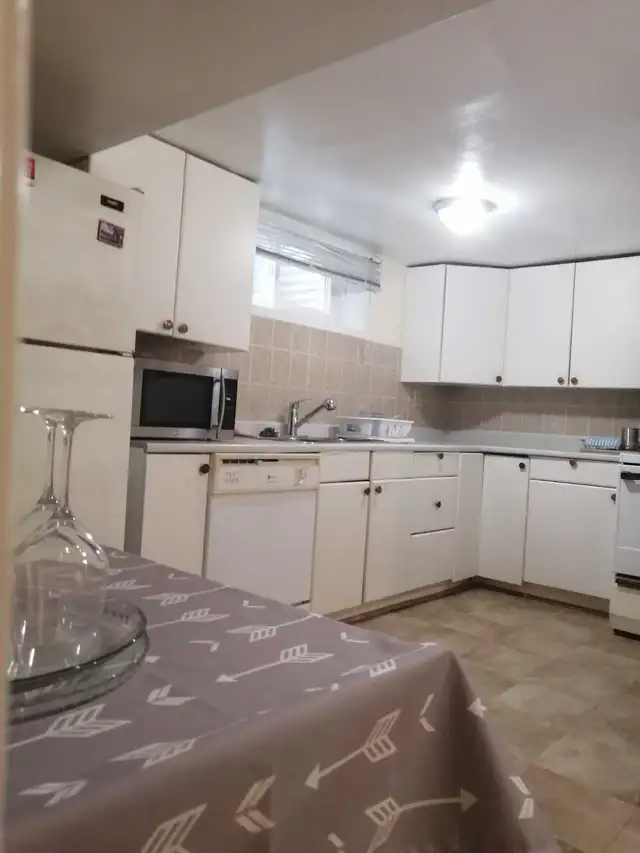 Lg 2 Bedrooms - Don Mills and McNicol - Photo 5