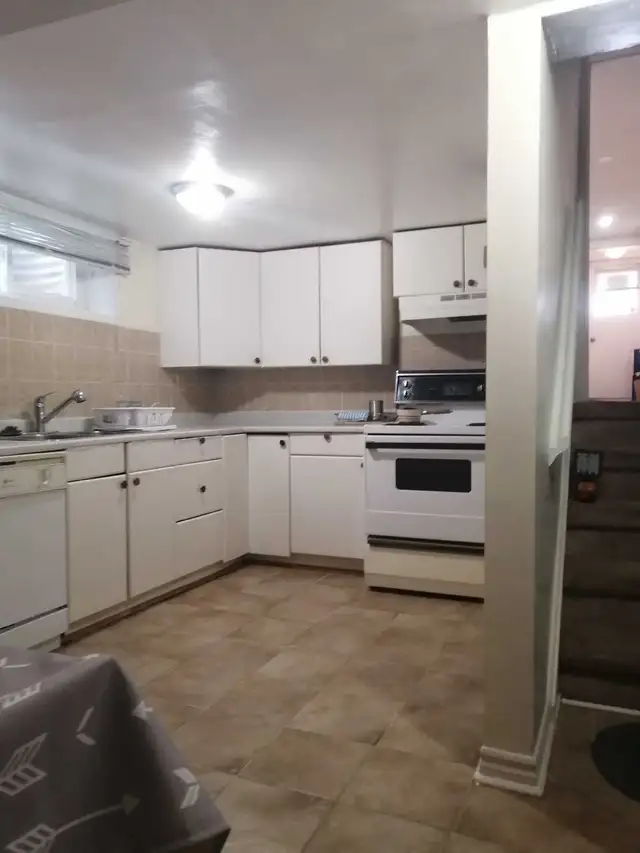 Lg 2 Bedrooms - Don Mills and McNicol - Photo 7